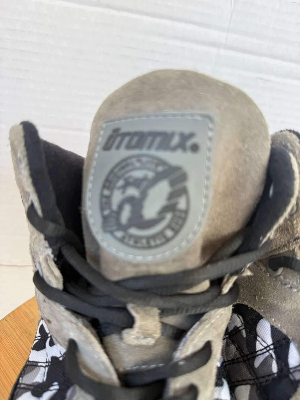 Otomix Stingray Escape M3000 Shoes M 7 W 8 Grey Camo Bodybuilding Weightlifting